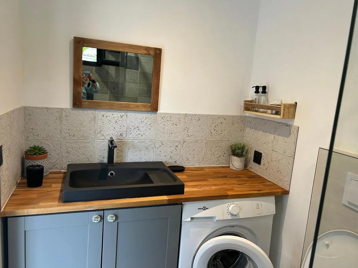 Apartment Charmant Studio Dans Villa - Jardin Privatif . La Seyne-sur-Mer France